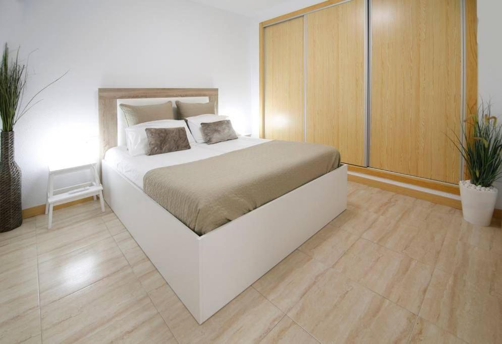 Apartamentos Puerto Nova Cartagena Exterior photo